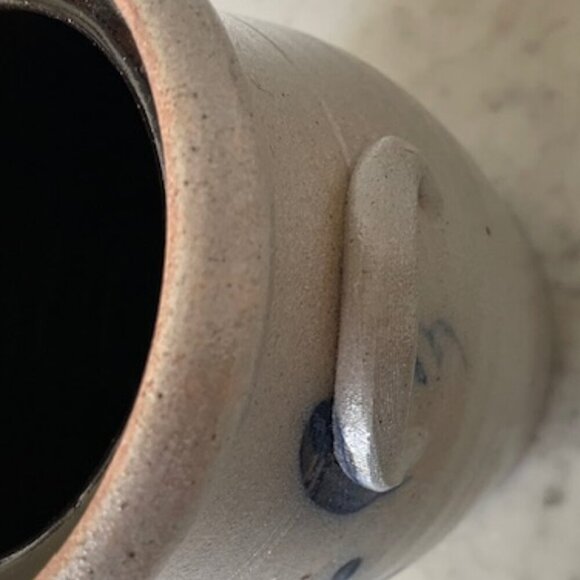 ROWE POTTERY WORKS Salt Glazed Blue Heart Pattern 1990 Crock 8 Cup Capacity - Picture 14 of 16